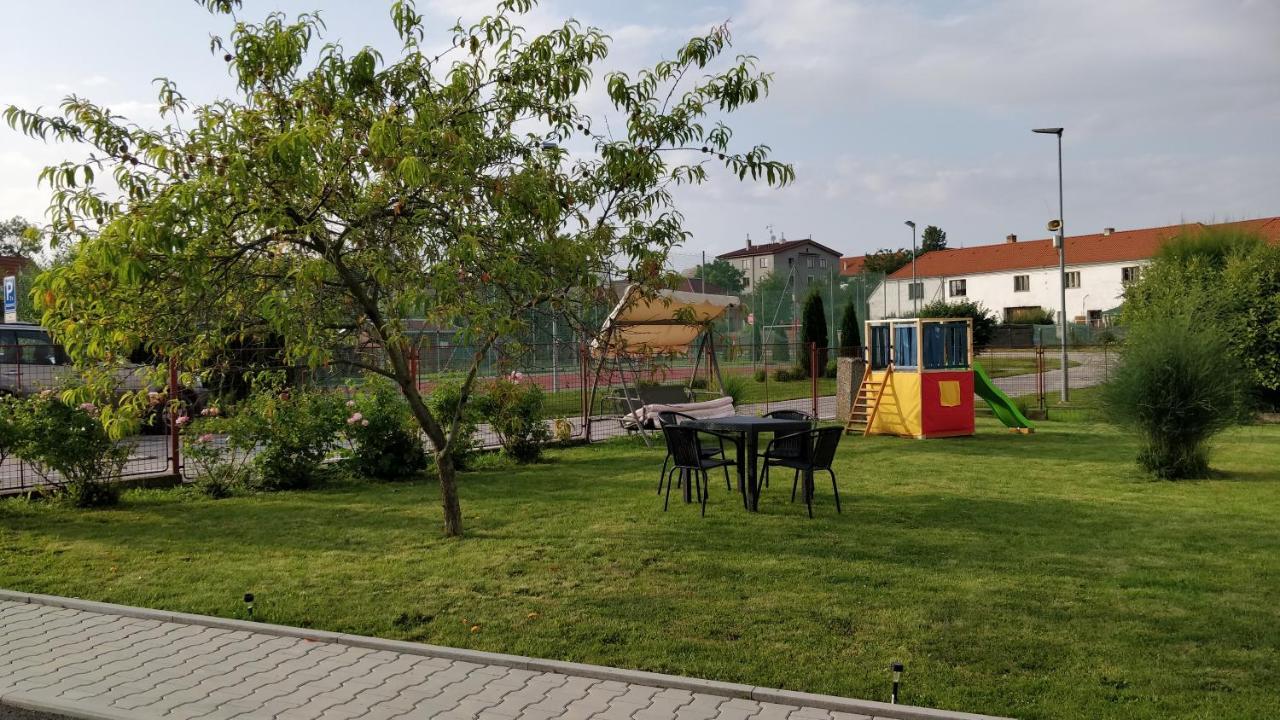 Penzion Rozarka Prisecna Exterior photo